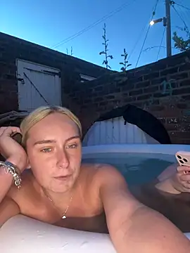 jade_xxxx live cam, Thin, Blonde, Blue - EroticFlix