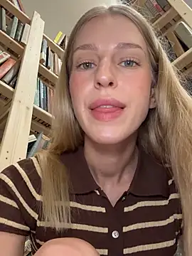 kira_mia live cam, Thin, Blonde, Green, Small Tits - EroticFlix