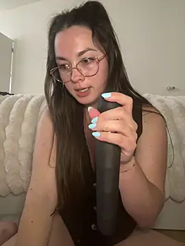 liloush__ live cam, France, Average, Black, Brown - EroticFlix