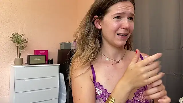 lucie_mehott live cam, Thin, Colorful, Brown, Small Tits - EroticFlix