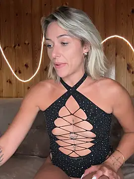 petrouchkaaa_ live cam, France, Thin, Blonde, Grey - EroticFlix