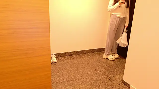 ranran_ch live cam, Japan, Average, Other, Black - EroticFlix