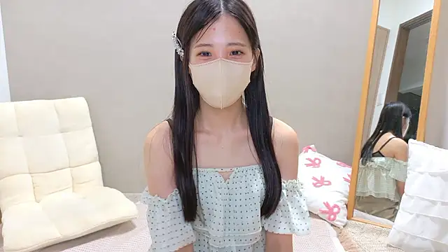 riri__nyan_o0 live cam, Japan, Thin - EroticFlix