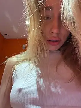 sssativa_more live cam, Russia, Thin, Blonde, Brown - EroticFlix