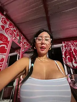 sweetieme live cam, Curvy - EroticFlix
