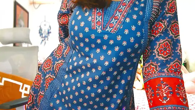 thyAnvi live cam, India, Curvy, Brown, Brown - EroticFlix