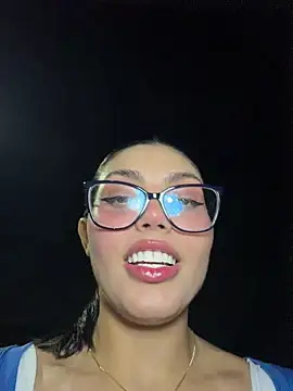 zui_lu live cam, Colombia, Curvy, Blonde, Blue - EroticFlix
